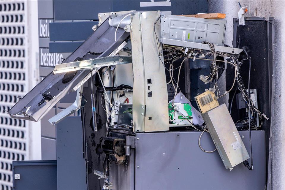 Zu Höchstzeiten wurden in MV bis zu zwölf Geldautomaten jährlich gesprengt. (Archivbild)Jens Büttner/dpa