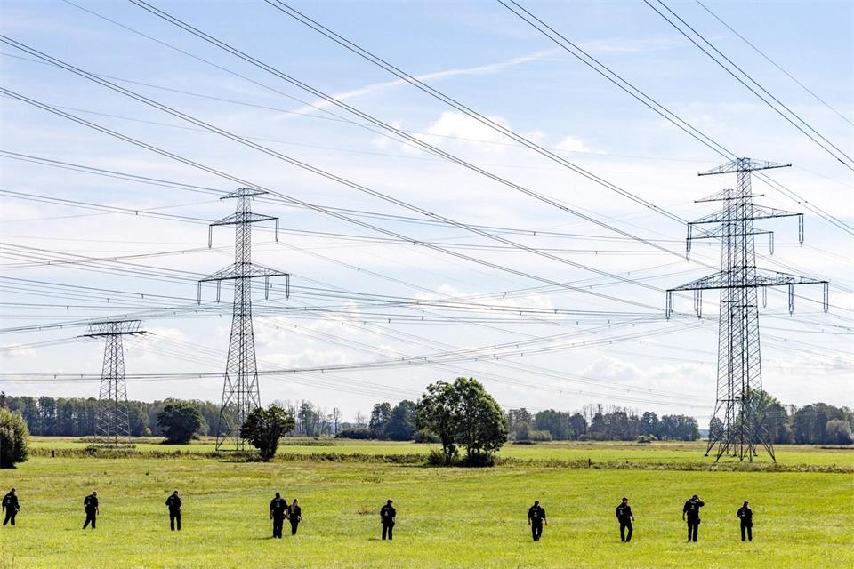 Zu Wochenbeginn wurden zwei Angriffe auf das Stromnetz verübt.Frank Hammerschmidt/dpa