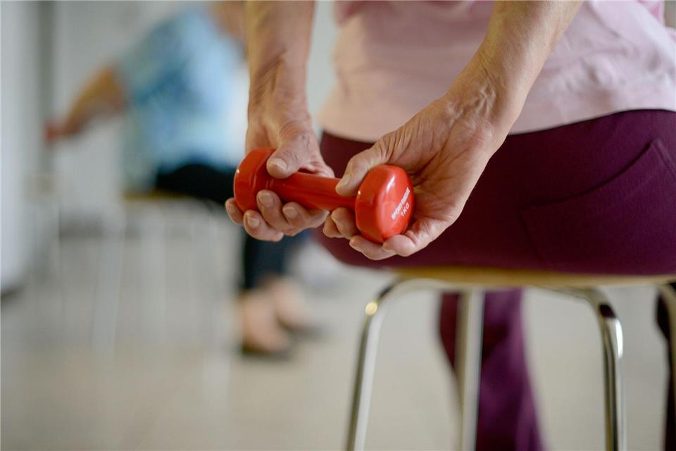 Zu dem neuen Programm der gesetzlichen Krankenkassen in Thüringen für Osteoporose-Patienten gehört auch Bewegungstraining. (Symbolbild)picture alliance / dpa