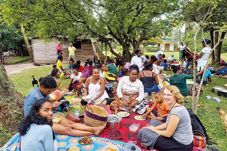 Zu den Festen, die Eva Stenkamp auf Madagaskar mitgefeiert hat, gehörte auch ein ausgedehntes Picknick.