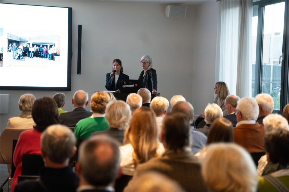 Zu den Gästen der Versammlung zählten Stifter, Engagierte und viele interessierte Gäste.