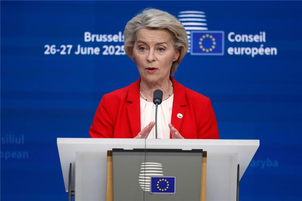 Zu einem neuen US-Angebot für eine Einigung im Zollstreit ein wollte sich die zuständige EU-Kommission unter Leitung von Ursula von der Leyen zum Inhalt und zur Bewertung des Textes öffentlich nicht äußern.Omar Havana/AP/dpa
