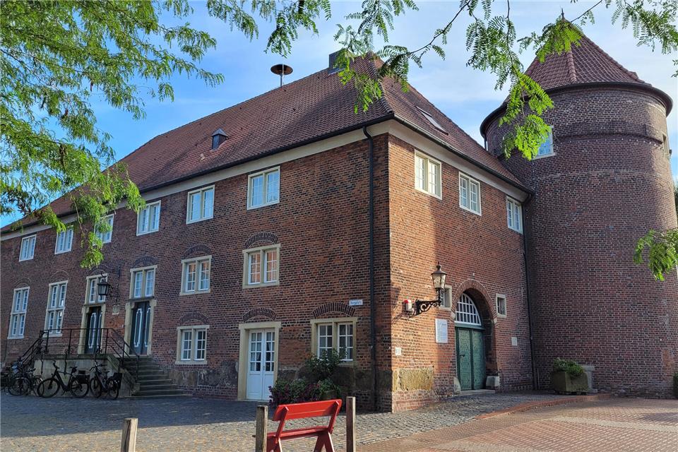 Zu seiner konstituierenden Sitzung kommt der Velener Rat am 10. November in der Burg Ramsdorf zusammen.