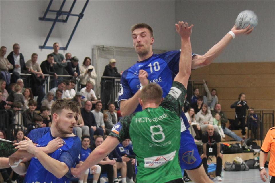 Zu selten fanden Marcel Beckmann und der TV Borken gegen die Rheder Abwehr ein Durchkommen.