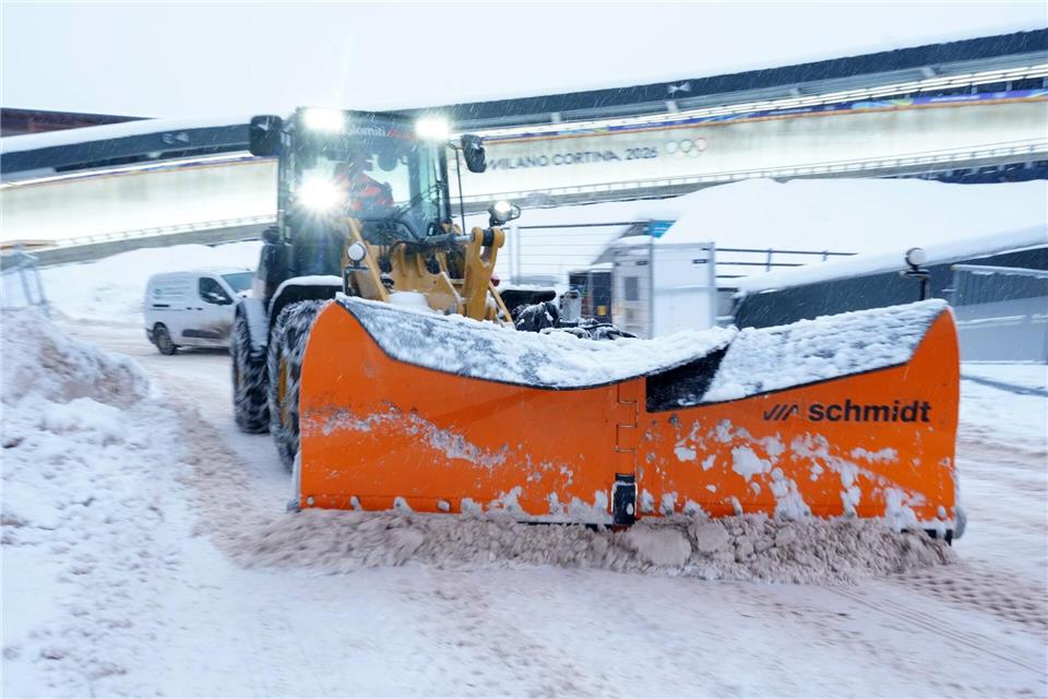 Zu viel Schnee: Abfahrtstraining der Frauen abgesagt.Michael Kappeler/dpa