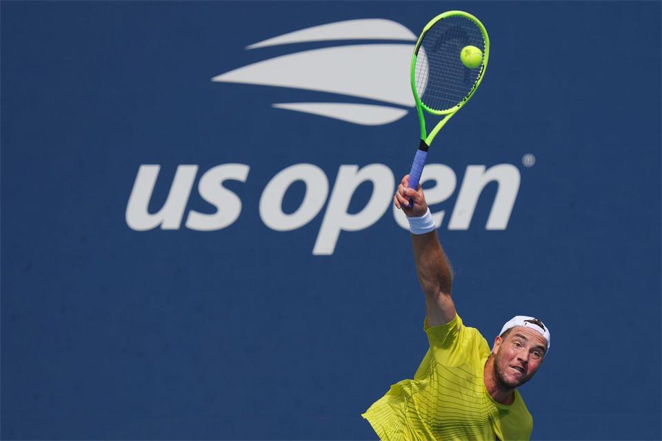 Zu viele Doppelfehler: Jan-Lennard Struff.Kirsty Wigglesworth/AP/dpa