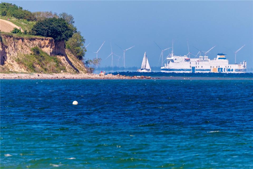 Zuletzt hat sich die Oberfläche von Nord- und Ostsee laut zuständigem Bundesamt vergleichsweise schnell erwärmt. (Archivbild)Jens Büttner/dpa