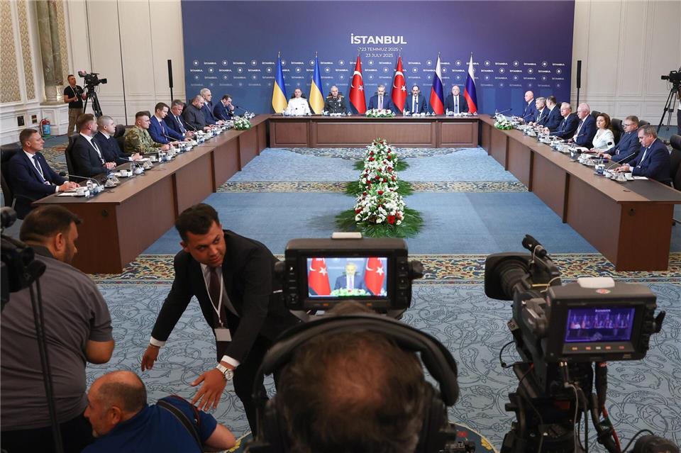 Zuletzt trafen sich Unterhändler Kiews und Moskaus im Sommer, um über Schritte zur Beendigung des Kriegs in der Ukraine zu sprechen. (Archivbild)Alexander Ryumin/TASS via ZUMA Press/dpa