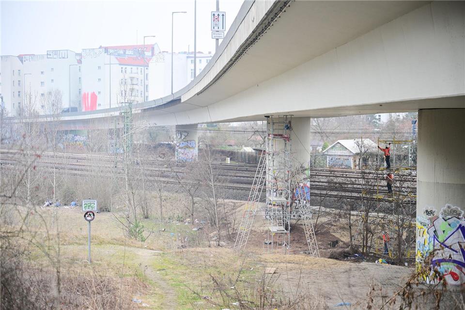 Zuletzt war die Brücke nur einspurig befahrbar (Archivbild).Sebastian Gollnow/dpa