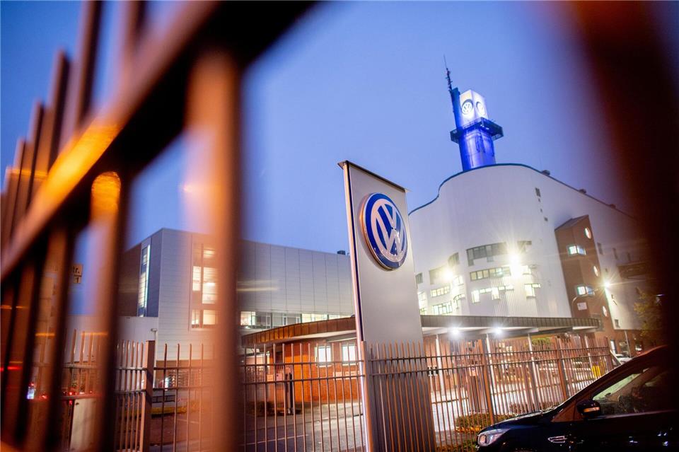 Zuletzt war vor allem über die Zukunft des VW-Werks in Osnabrück spekuliert worden. (Archivbild)Hauke-Christian Dittrich/dpa