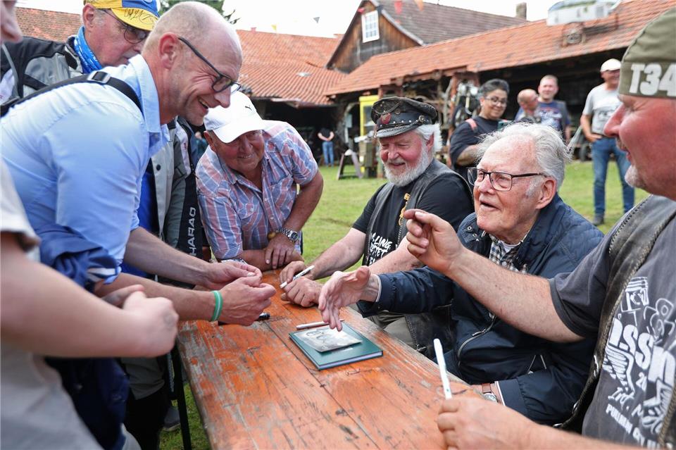 Zum 25. Bikeschmiede-Festival kommen Besucher aus mehreren Regionen in den Harz.Matthias Bein/dpa
