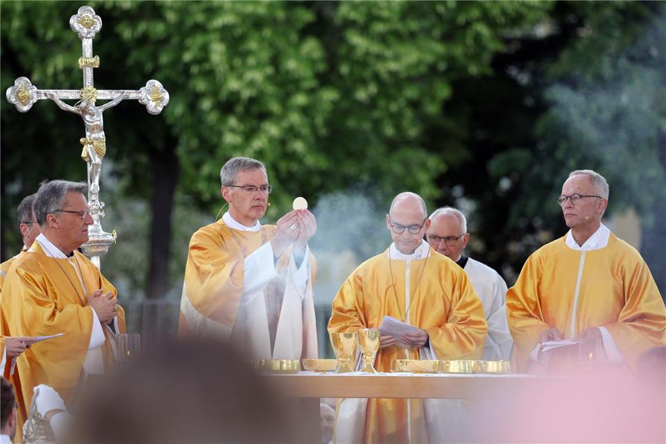Zum Abschluss des Katholikentags gab es noch einen großen Gottesdienst. Karl-Josef Hildenbrand/dpa