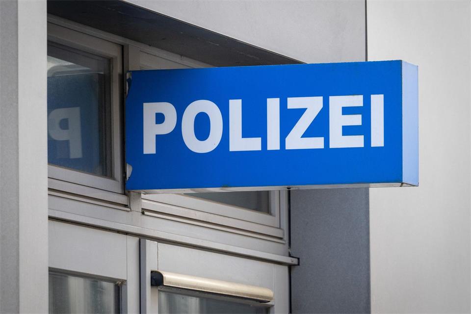 Zum Alter der Beschuldigten und weiteren Details wurden keine Angaben gemacht. (Symbolbild)Soeren Stache/dpa