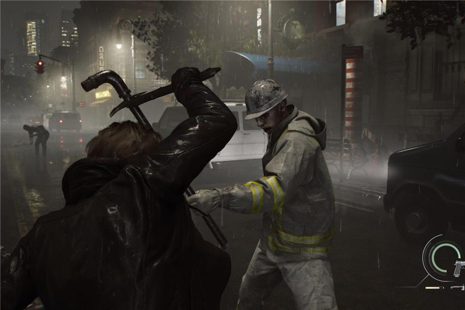 Zum Angriff und auf die Mütze: Der infizierte Feuerwehrmann muss ausgeschaltet werden.Capcom/dpa-tmn