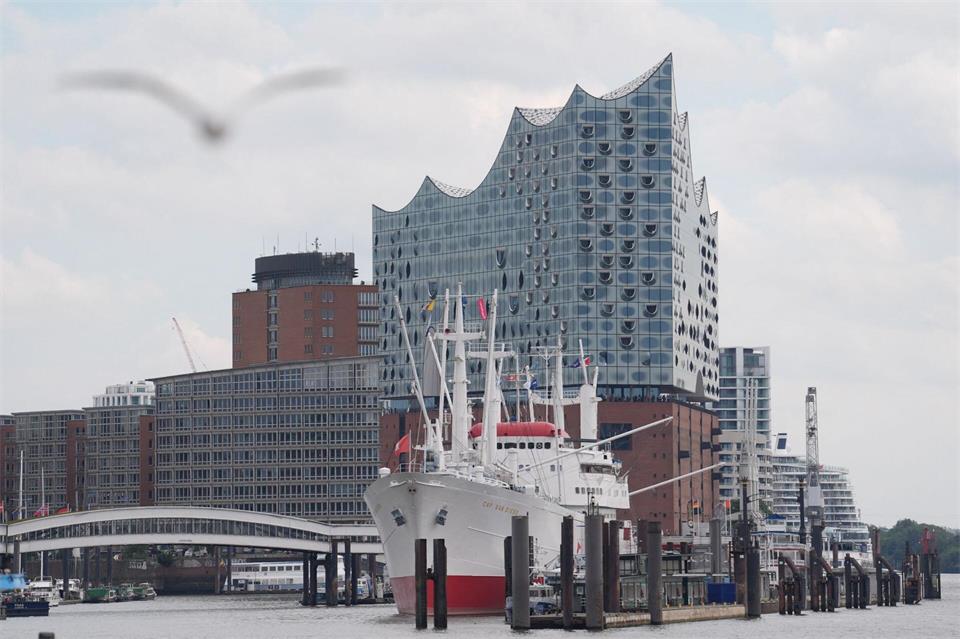 Zum Doppeljubiläum öffnet die „Cap San Diego“ ihre Decks. Eine Ausstellung zeigt zudem die wechselhafte Geschichte.Marcus Brandt/dpa