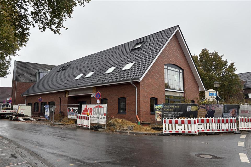 Zum Jahresbeginn soll das Dorfgemeinschaftshaus Hub in Erle fertig sein.