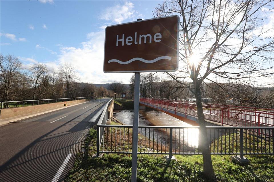 Zum Jahreswechsel 2023/2024 kam es am Fluss Helme an der Grenze von Sachsen-Anhalt und Thüringen zu einem Hochwasser. Nun wollen die beiden Länder über ein gemeinsames Schutzkonzept sprechen. (Archivbild)Bodo Schackow/dpa