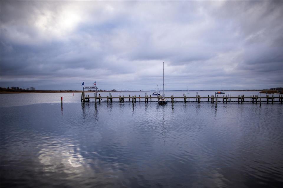 Zum Jahreswechsel bleibt es in Mecklenburg-Vorpommern wechselhaft mit gebietsweise Schnee und Regen. Jens Büttner/dpa