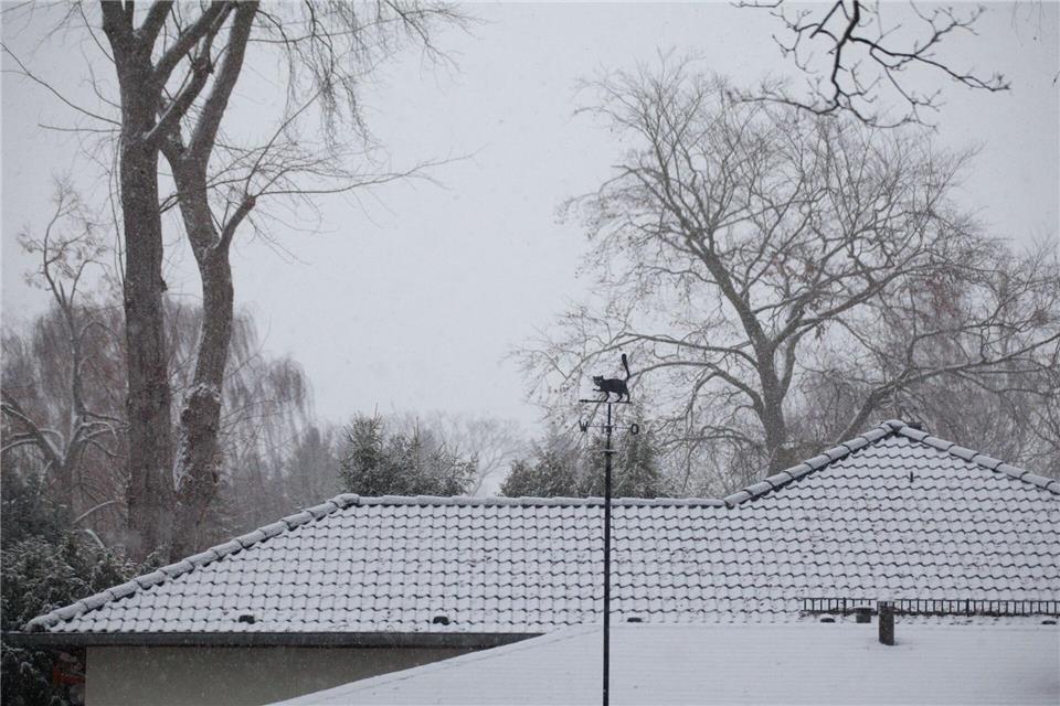 Zum Jahreswechsel fällt in Berlin Schnee.Hans-Thomas Frisch/dpa