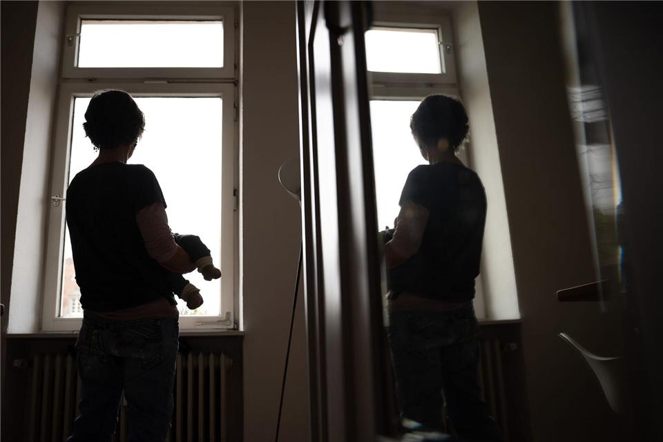 Zum Kindertag leben in Sachsen-Anhalt rund 422.000 Kinder mit ihren Eltern zusammen (Symbolbild) Sebastian Gollnow/dpa