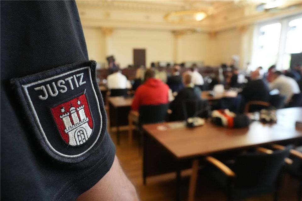 Zum Prozessbeginn wurde die Anklage verlesen.Marcus Brandt/dpa