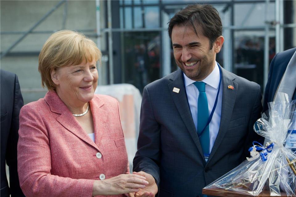 Rohrhersteller scheitert mit Beschwerde gegen Insolvenz Zum Richtfest des Werks war 2016 auch die damalige Bundeskanzlerin Angela Merkel (CDU) gekommen. (Archivbild)picture alliance / dpa