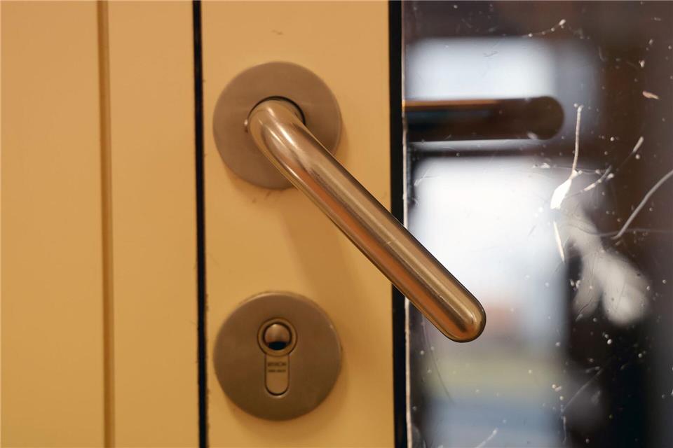 Zum Schutz der Patienten sind geschützte psychiatrische Stationen speziell eingerichtet.Bernd Wüstneck/dpa