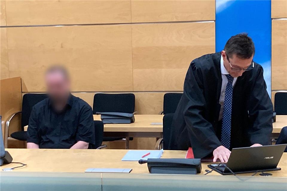 Zum Verhandlungsauftakt zeigte sich der Angeklagte geständig.Marie Frech/dpa