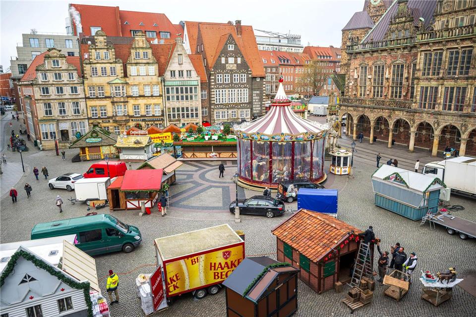 Zum Weihnachtsmarkt in Bremen kommen jährlich zahlreiche Besucherinnen und Besucher. (Archivbild)Sina Schuldt/dpa