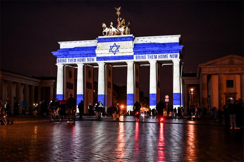 Zum dritten Jahrestag des Angriffs auf Israel gibt es erneut Gedenkveranstaltungen. (Archivbild)Britta Pedersen/dpa