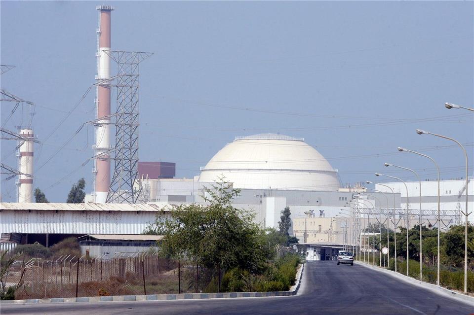 Zum dritten Mal in zehn Tagen gab es laut IAEA einen Angriff nahe dem iranischen AKW Buschehr. (Archivbild)ABEDIN TAHERKENAREH/epa/dpa