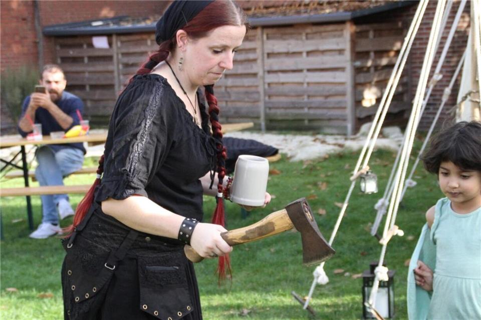 Zum ersten Mal findet der Mittelaltermarkt in Oeding zusammen mit der Mai-Meile in Oeding statt. 
