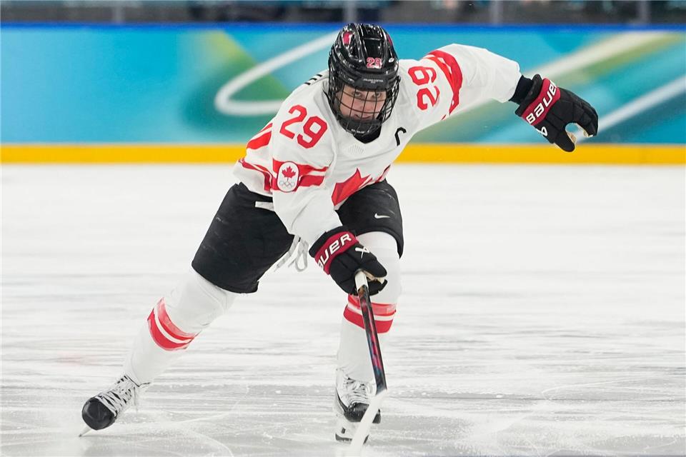 Zum ersten Mal überhaupt traf Kanadas Marie-Philip Poulin nicht in einem olympischen Endspiel. Hassan Ammar/AP/dpa
