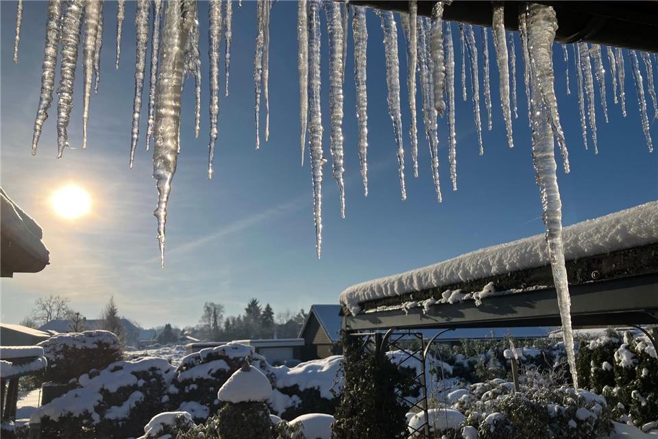 Zum frostigen Winterwetter in Niedersachsen gesellt sich mancherorts die Sonne.Benjamin Haller/dpa