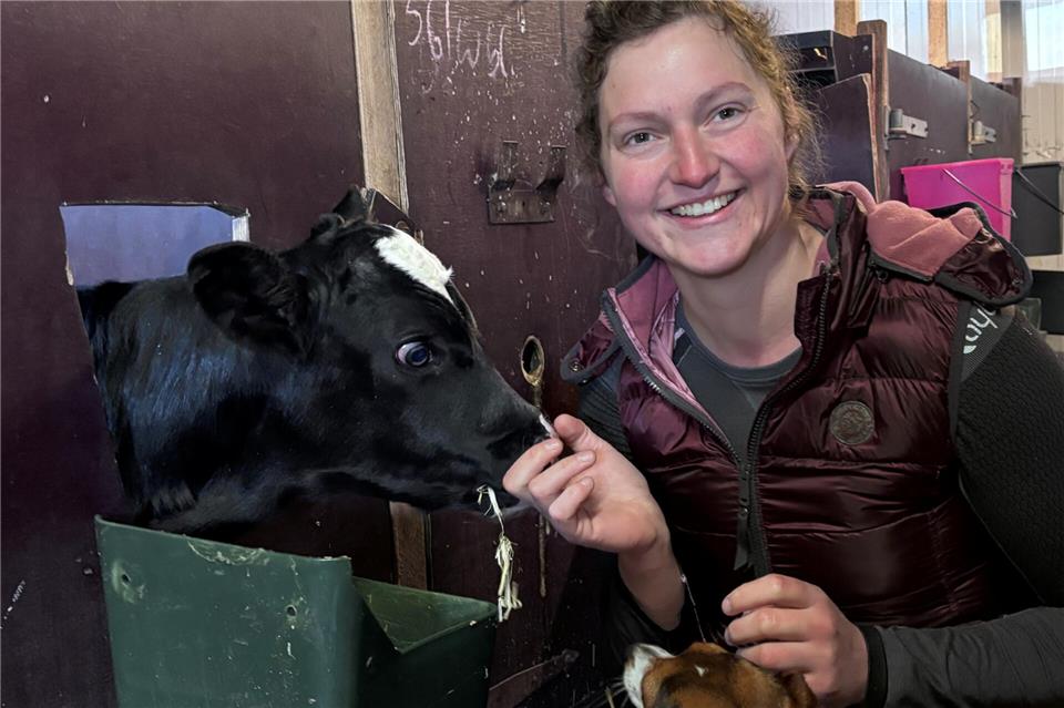 Zum täglichen Ablauf gehört der Kontrollgang im Kälberstall.