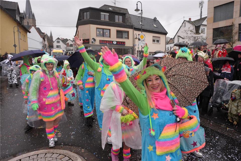Zum traditionellen Möhnen-Umzug in Mülheim-Kärlich geht’s um 14.11 Uhr los. Thomas Frey/dpa