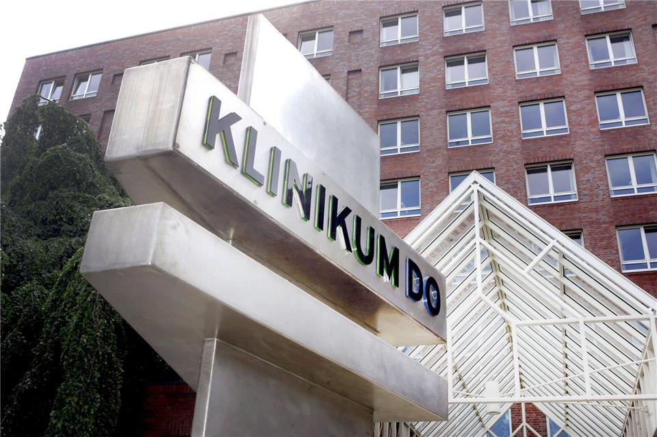 Zunächst testweise rüstet das Klinikum Dortmund Personal der Notaufnahme mit Bodycams aus. (Archivbild)Bernd Thissen/dpa