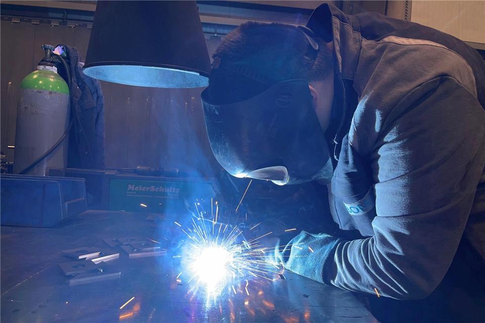 Zur Nacht der Ausbildung können sich Schülerinnen und Schüler verschiedene Betriebe ansehen.