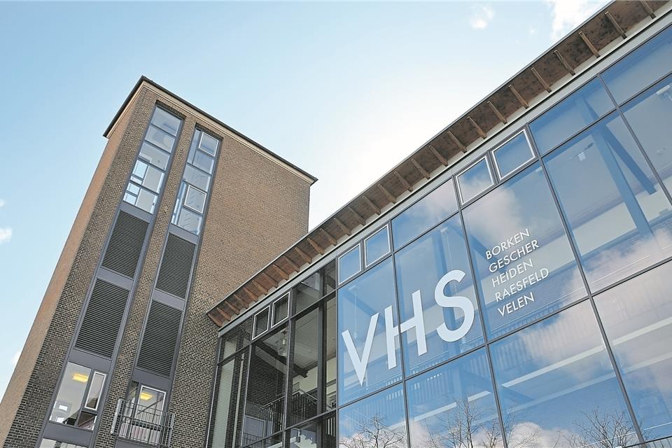 Zur VHS gehört neben Borken, Gescher, Heiden, Raesfeld und Velen auch wieder Reken.