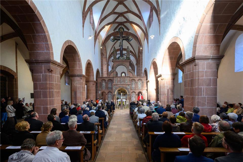 Zur Zukunft des geistlichen Lebens rund um die Basilika in Wechselburg gibt es viele Fragezeichen. Denn die Benediktiner, die das Kloster bisher betreiben, ziehen sich zurück. (Archivbild)Hendrik Schmidt/dpa
