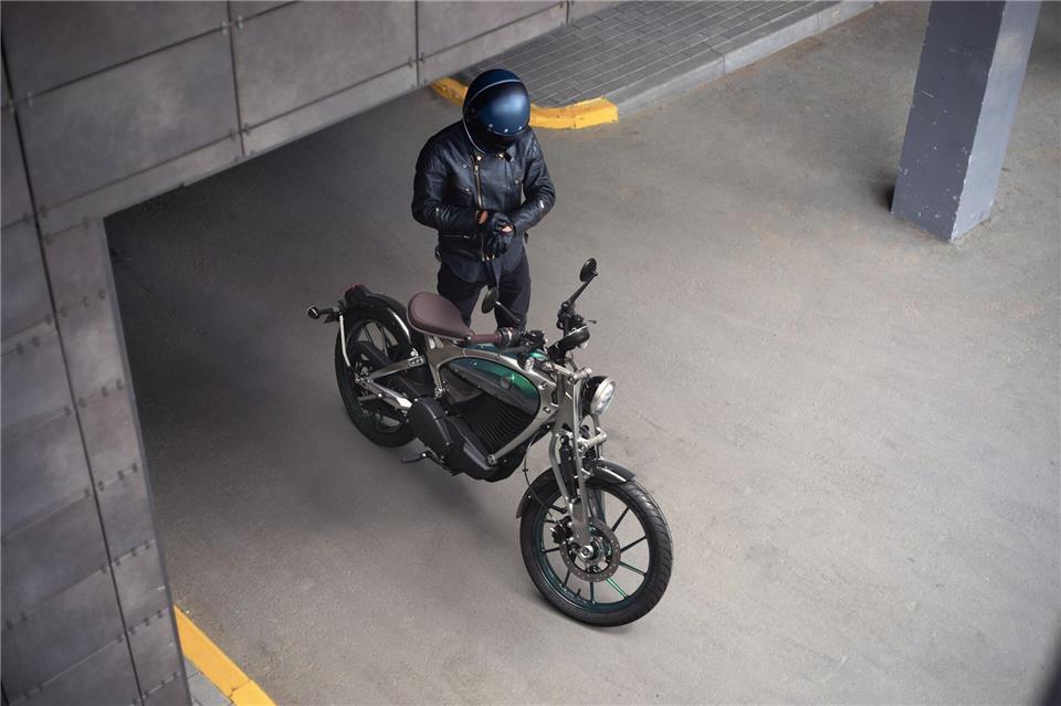 Zurück in die Zukunft: Royal Enfield ist für seine Motorräder im klassischen Retro-Desing berühmt - die elektrische Flea interpretiert das Thema elektrisch.Royal Enfield/dpa-tmn