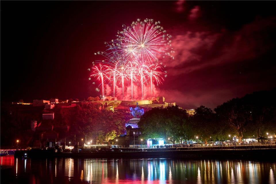 Zusätzlich zum Feuerwerk sollen dieses Jahr Drohnen zum Einsatz kommen. (Archivbild)Thomas Frey/dpa