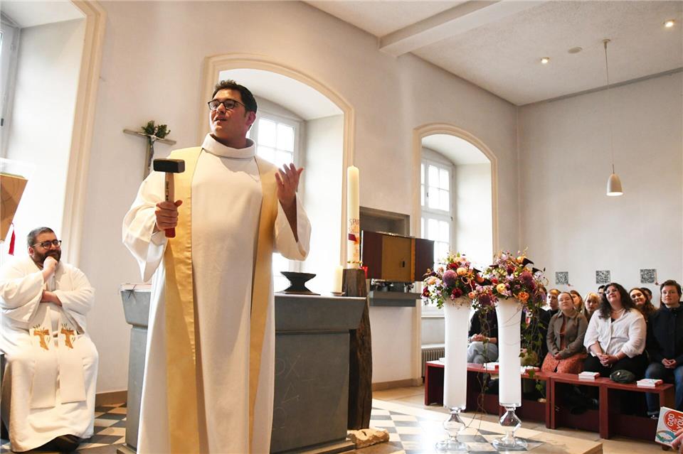 Zusammen mit Pfarrer Christoph Hendrix (links) stand Ralf Meyer seinem Abschiedsgottesdienst von der Jugendburg vor.