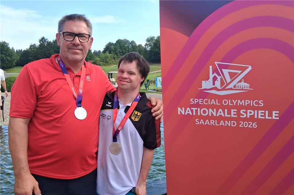 Zusammen stark und mit Silber bei den Special Olympics National ausgezeichnet: Der Borkener Frank Hölken (links) mit dem Lilienthaler Christophe Schuler als „Unified Team“.