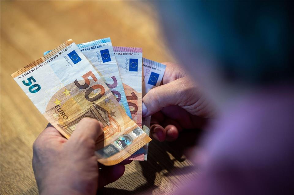 Zusatz- und Sonderversorgung für Rentner im Osten kosten die östlichen Bundesländer immer noch Milliardenbeträge. (Symbolbild)Lino Mirgeler/dpa