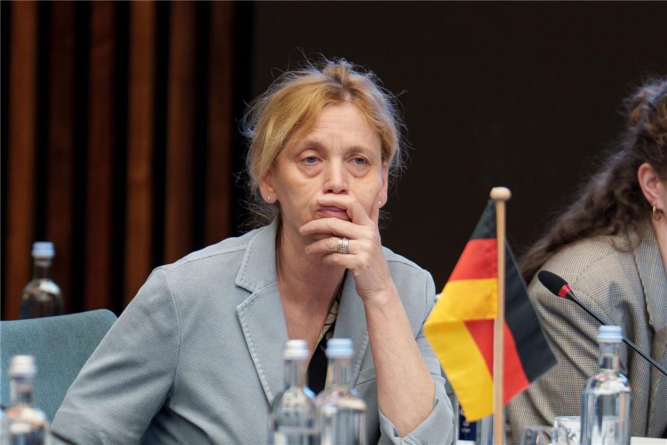 Zuständig für das Elterngeld ist Bundesfamilienministerin Karin Prien (CDU). (Archivfoto)Andreas Arnold/dpa