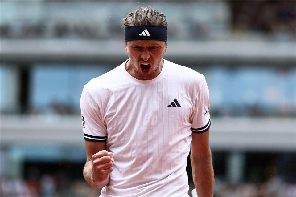 Zverev jubelt über einen Punktgewinn.Anne-Christine Poujoulat/AFP/dpa