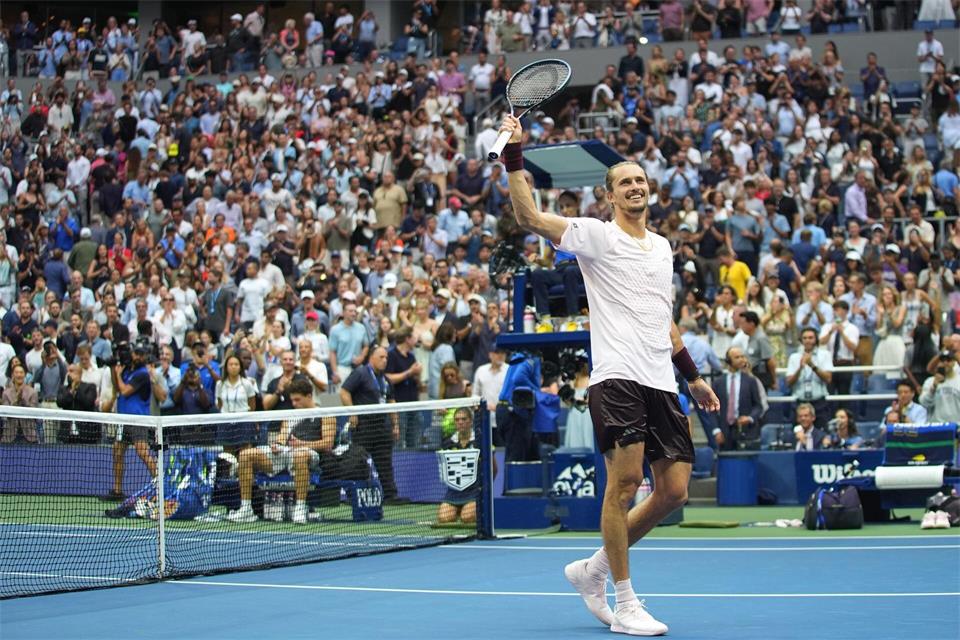 Zverev ließ sich feiern.Frank Franklin II/AP/dpa