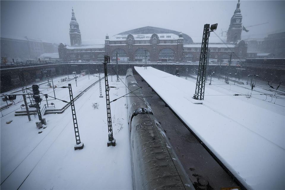 Zwangspause für Züge im Norden.Christian Charisius/dpa