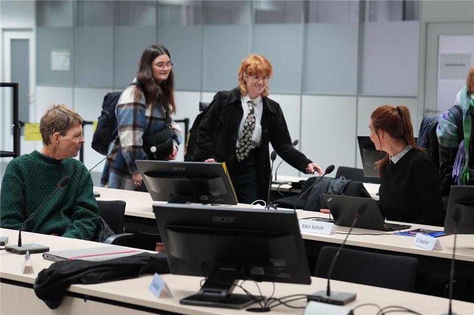 Zwei Aktivisten der Klimaschutzgruppe Letze Generation wurden zu mehrmonatigen Haftstrafen verurteilt. Marcus Brandt/dpa